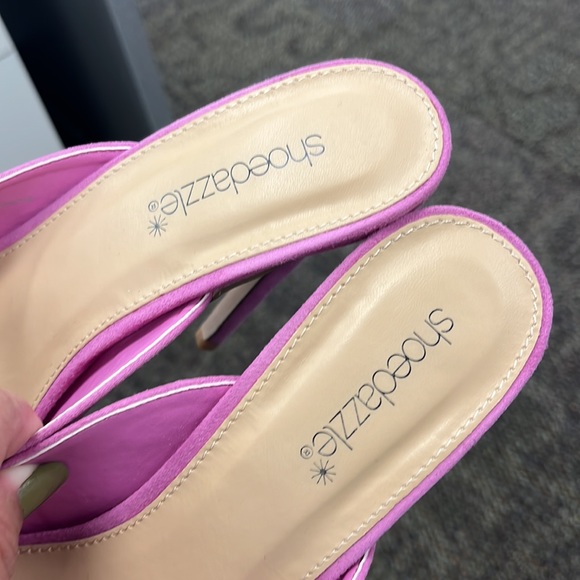 Pointed Toe Slip On (slightly used on carpet floor in office) - Picture 3 of 3